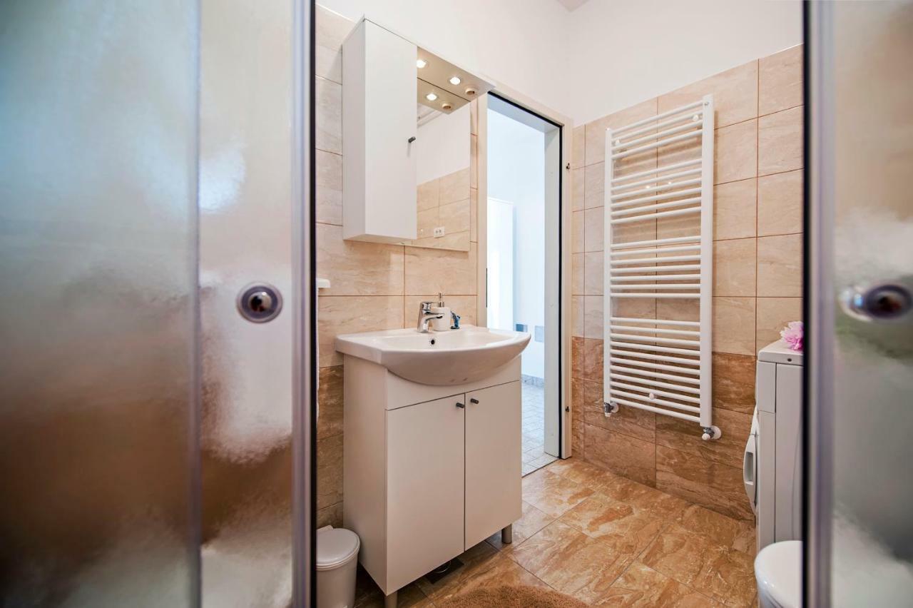Apartments Relax Rovinj Bagian luar foto
